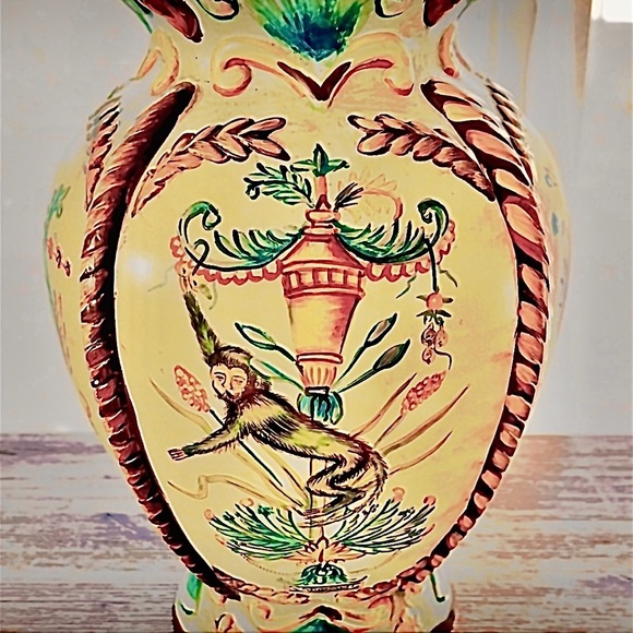 Vintage Italy Hand Painted Urn Yellow Floral Scallop Italian Terracotta Vase - Picture 4 of 10
